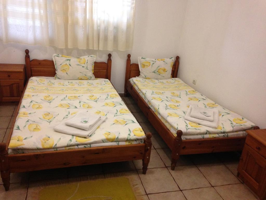 Hotel Pri Chakara Arbanasi Exteriör bild