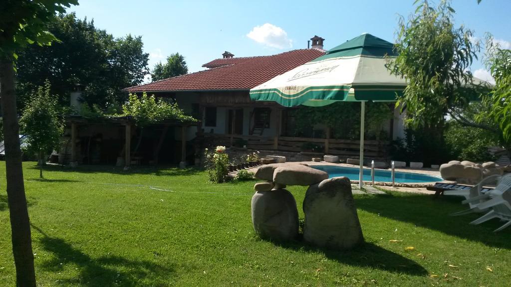 Hotel Pri Chakara Arbanasi Exteriör bild