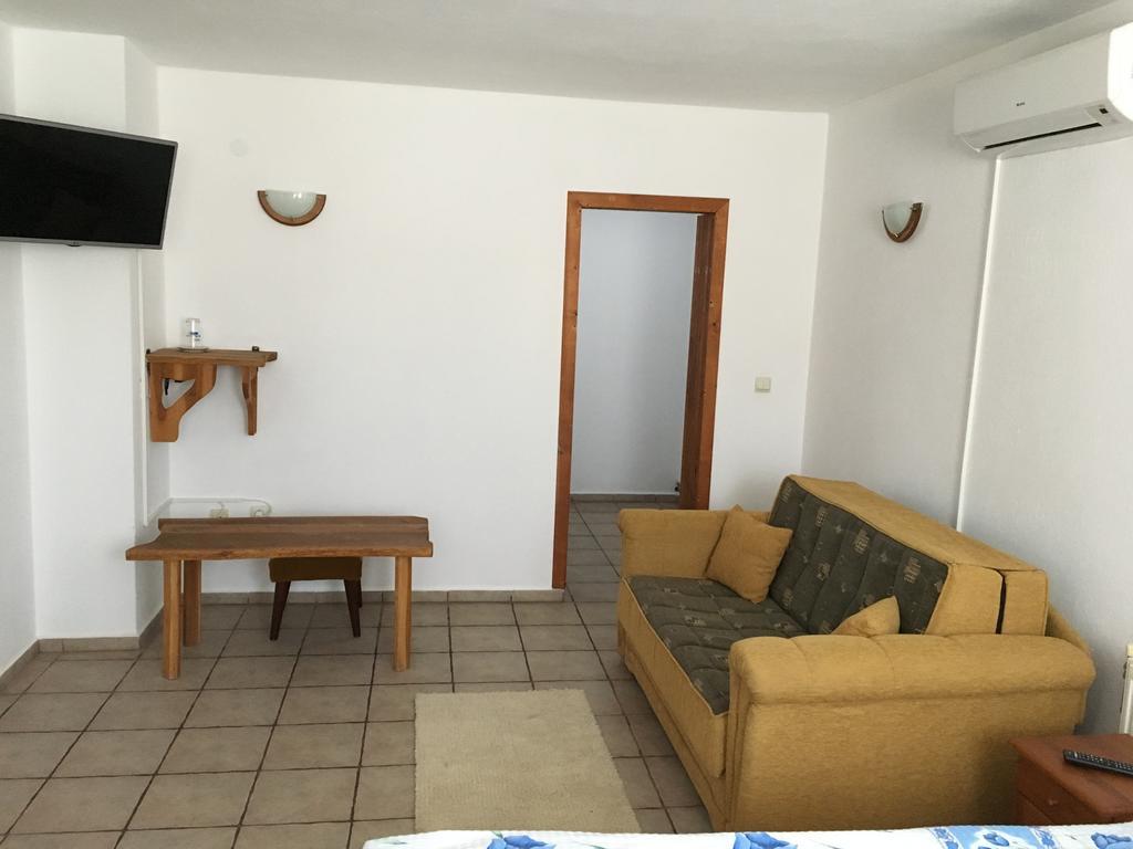 Hotel Pri Chakara Arbanasi Exteriör bild