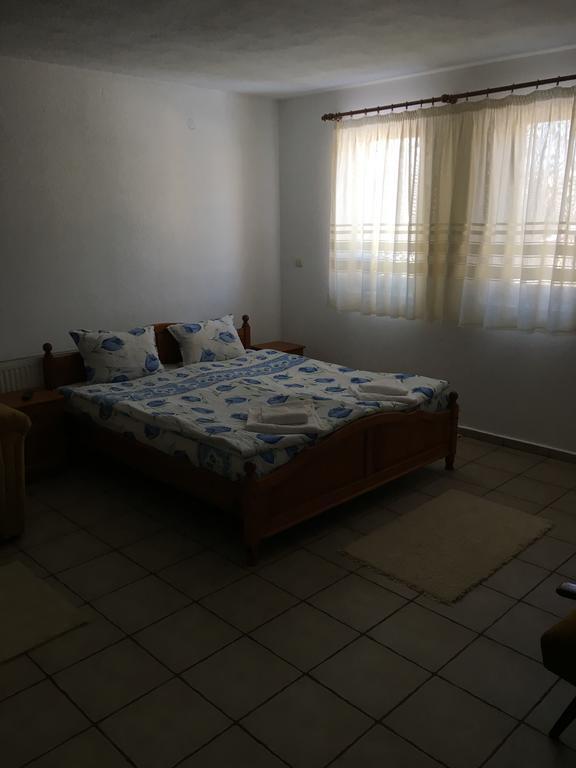 Hotel Pri Chakara Arbanasi Exteriör bild
