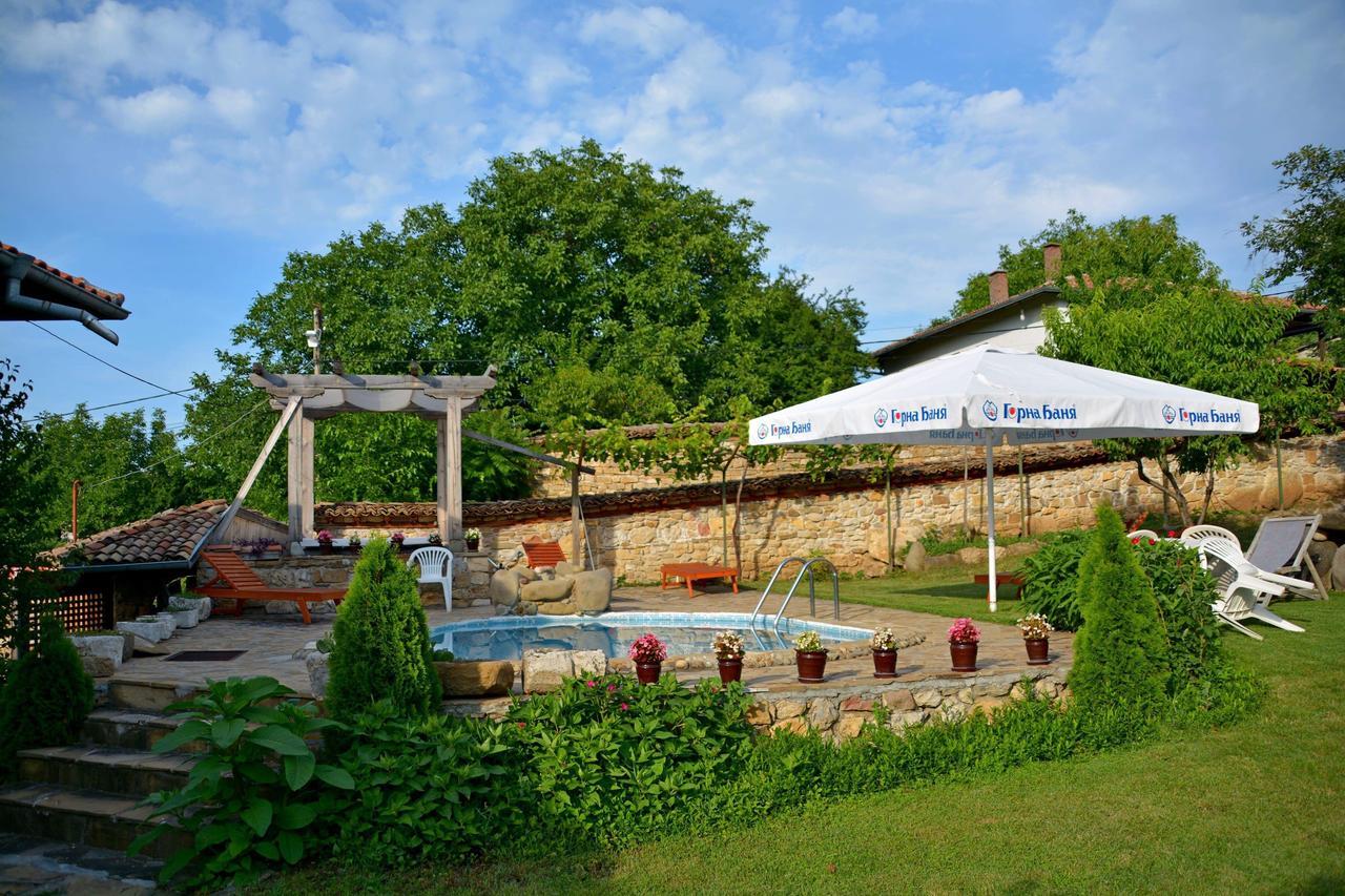 Hotel Pri Chakara Arbanasi Exteriör bild